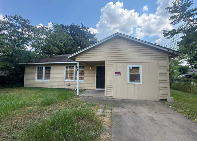 Property at 42 Burress St, Houston, TX 77022, 3 beds, 1 bath