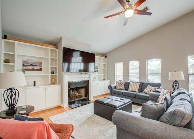 Property at 9705 Riddlewood Ln, Houston, TX 77025, 3 beds, 2.5 baths