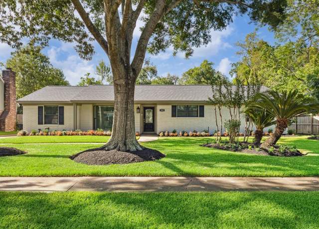 Property at 303 Bayou View Dr, El Lago, TX 77586, 4 beds, 3 baths