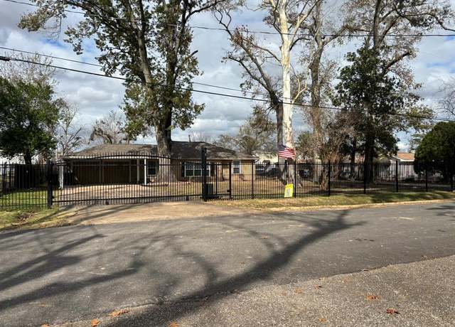 Property at 9320 Montridge Dr, Houston, TX 77080, 3 beds, 3.5 baths