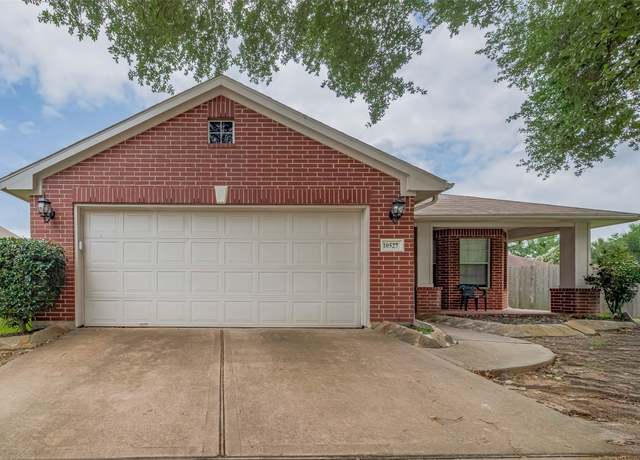 Property at 10527 Friars Hl, Houston, TX 77070, 3 beds, 2 baths
