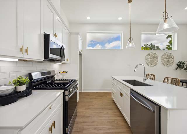 Property at 835E Rachel St, Houston, TX 77091, 3 beds, 3.5 baths