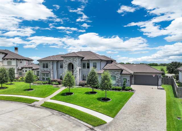 Property at 2569 Scenic Hills Dr, Friendswood, TX 77546, 5 beds, 5.5 baths