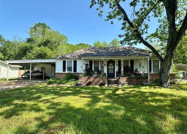 Property at 105 Blackstone, White Oak, TX 75693, 3 beds, 1 bath