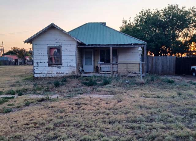 Property at 125 N Farmer Ave, Crosbyton, TX 79322, 2 beds, 1 bath