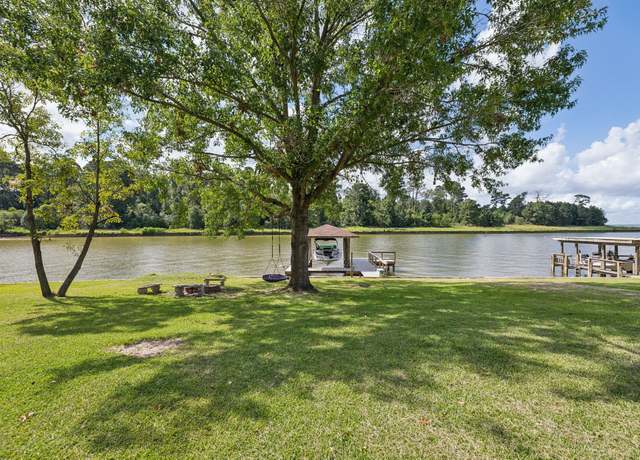 Property at 527 Caney Creek Dr, Livingston, TX 77351, 6 beds, 4 baths