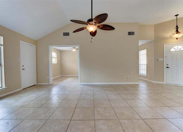 Property at 4035 Green Crst, Houston, TX 77082, 3 beds, 2 baths