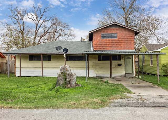 Property at 518 S Kansas St, La Porte, TX 77571, 5 beds, 3 baths