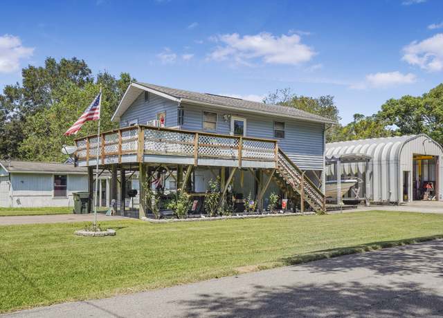 Property at 4749 2nd St, Bacliff, TX 77518, 2 beds, 1 bath
