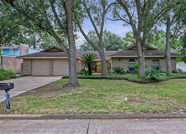Property at 101 Dorado Dr, Friendswood, TX 77546, 4 beds, 2.5 baths