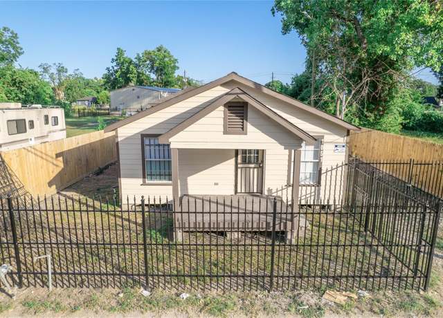 Property at 1051 W Little York Rd, Houston, TX 77091, 2 beds, 1 bath