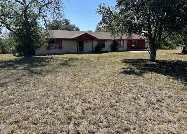 Property at 5996 Yucca Trl, Beeville, TX 78102, 3 beds, 2 baths