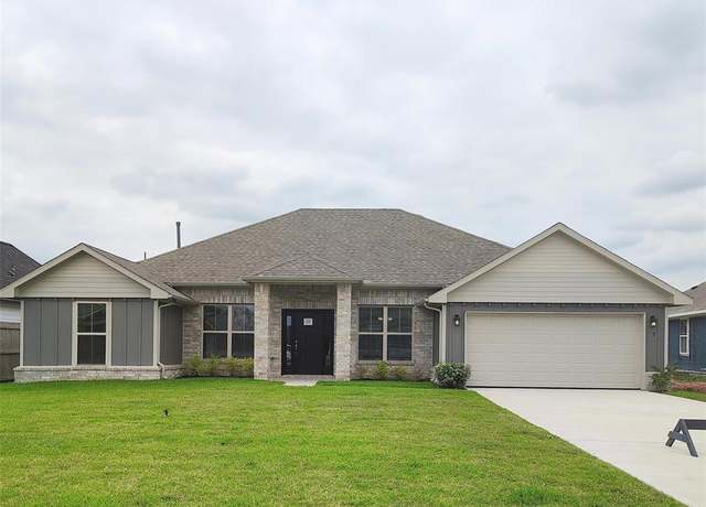 Property at 7 Greystone Ct, Angleton, TX 77515, 4 beds, 2 baths