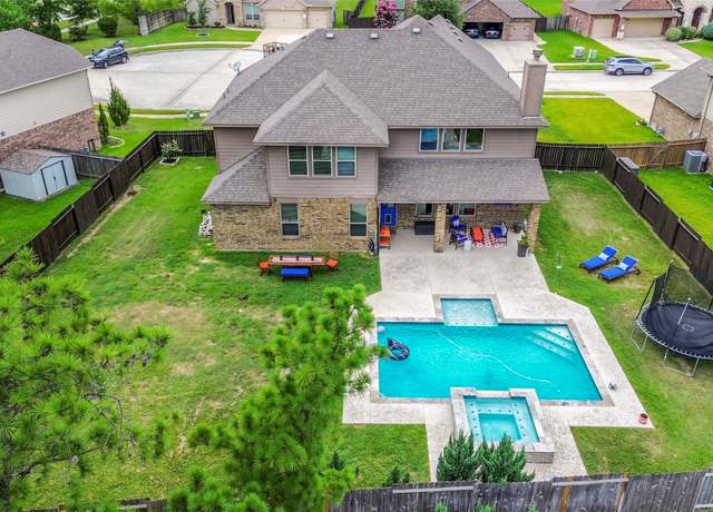 Property at 14209 S Crater Lake Ct, Conroe, TX 77384, 5 beds, 4 baths