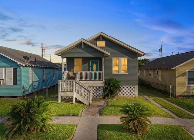 Property at 4017 Avenue L, Galveston, TX 77550, 3 beds, 2 baths