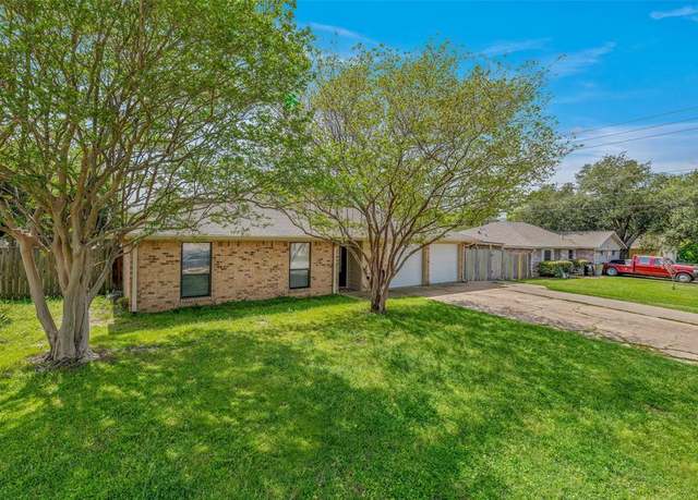 Property at 4310 Green Valley Dr, Bryan, TX 77802, 4 beds, 2 baths