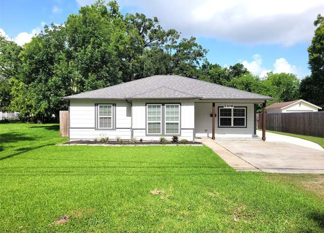 Property at 2106 N Galveston Ave, Pearland, TX 77581, 3 beds, 2 baths