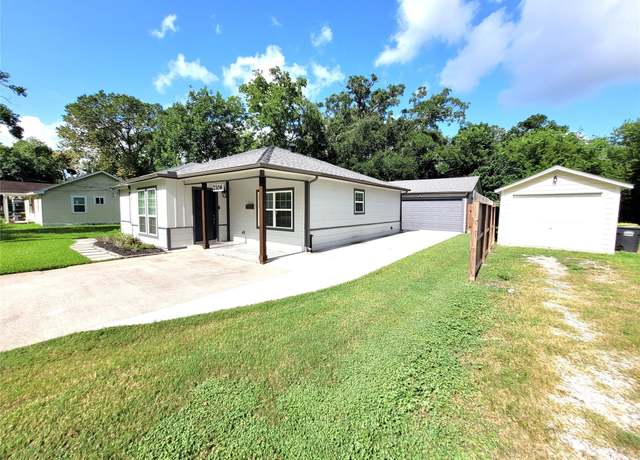 Property at 2106 N Galveston Ave, Pearland, TX 77581, 3 beds, 2 baths