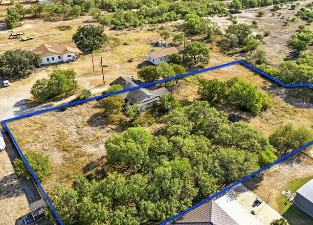 Property at 4672 Rakowitz Rd, Adkins, TX 78101, 3 beds, 2 baths