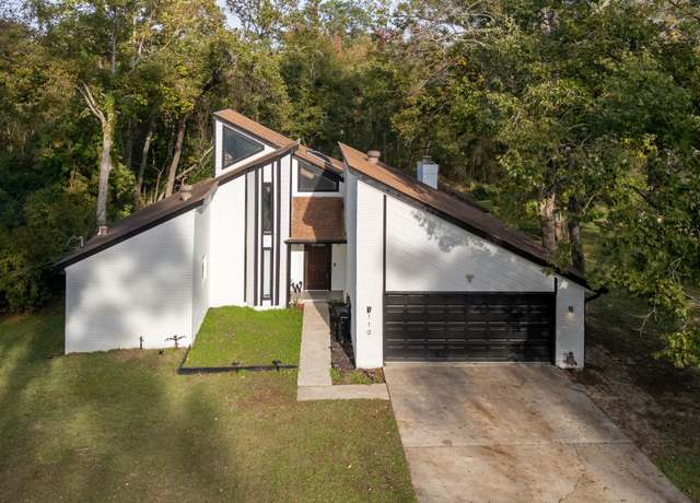Property at 110 Hanover Ln, Panorama Village, TX 77304, 3 beds, 2.5 baths