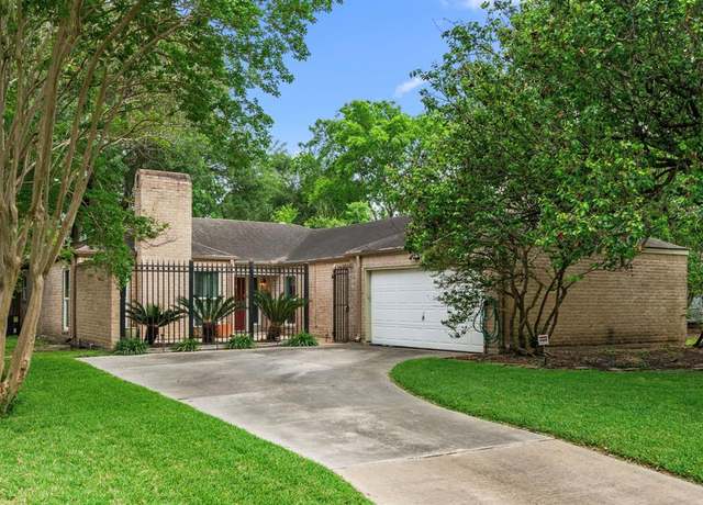 Property at 2103 Cherry Bend Dr, Houston, TX 77077, 3 beds, 2 baths