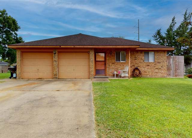 Property at 3902 Victoria Ave, Dickinson, TX 77539, 3 beds, 1.5 baths