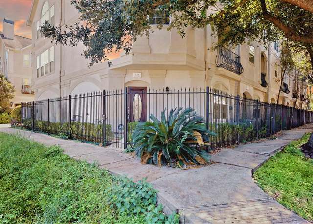 Property at 328 Malone St, Houston, TX 77007, 3 beds, 3.5 baths