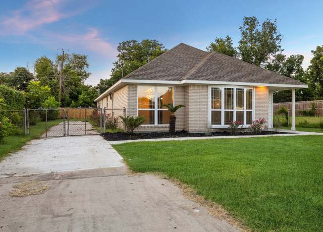 Property at 3517 Dawson Ln, Houston, TX 77051, 3 beds, 2 baths