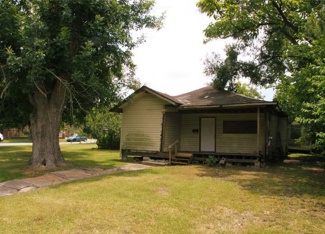 Property at 8158 Easton St, Houston, TX 77017, 3 beds, 2 baths