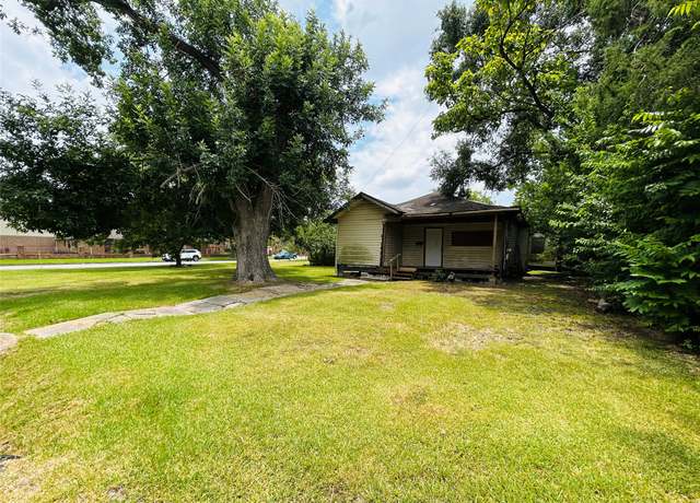 Property at 8158 Easton St, Houston, TX 77017, 3 beds, 2 baths