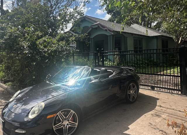 Property at 1004 Missouri St, Houston, TX 77006, 3 beds, 1 bath