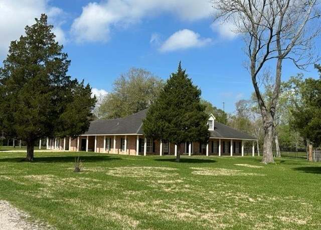 Property at 550 Langham Rd, Beaumont, TX 77707, 6 beds, 4.5 baths