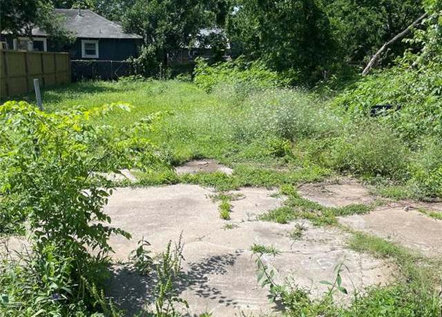 Property at 2510 Mills St, Houston, TX 77026