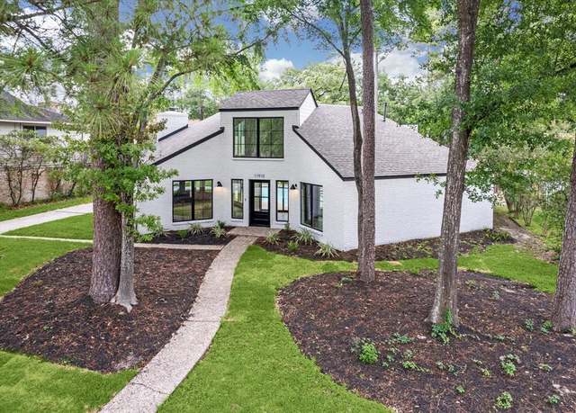 Property at 11910 Knobcrest Dr, Houston, TX 77070, 3 beds, 3.5 baths