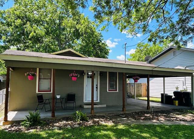 Property at 121 Banks St, Columbus, TX 78934, 2 beds, 2 baths