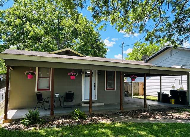 Property at 121 Banks St, Columbus, TX 78934, 2 beds, 2 baths