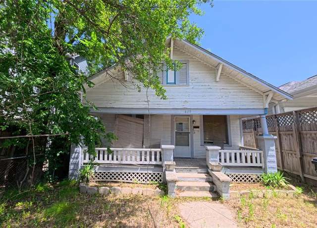 Property at 829 W 19th St, Houston, TX 77008, 3 beds, 1 bath