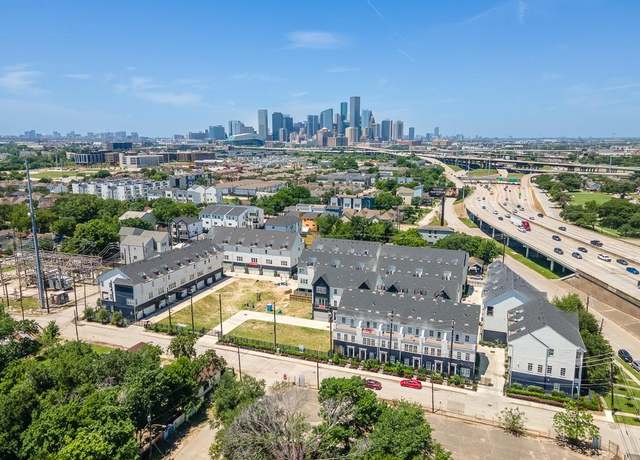 Property at 737 Bringhurst St, Houston, TX 77020, 3 beds, 3.5 baths