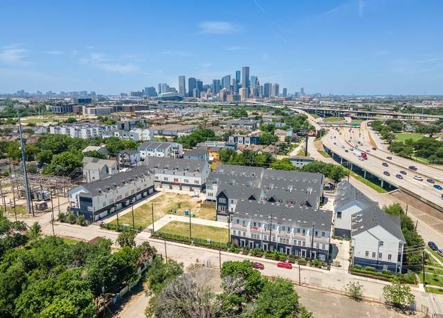 Property at 737 Bringhurst St, Houston, TX 77020, 3 beds, 3.5 baths