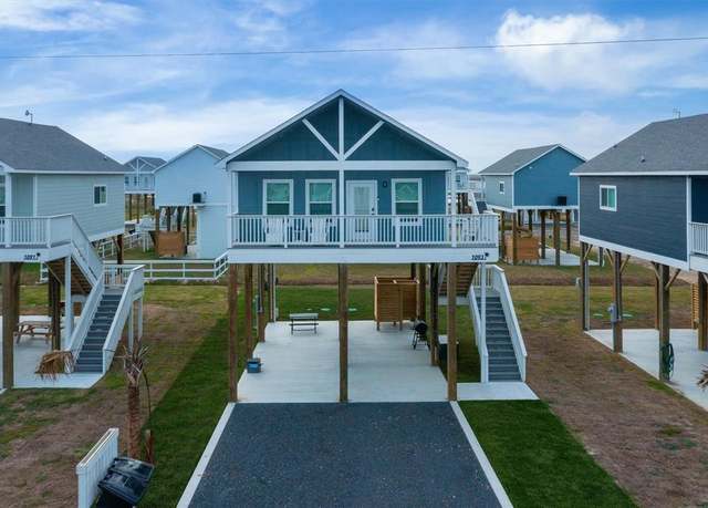 Property at 1093 Cedar Ln, Gilchrist, TX 77617, 2 beds, 2 baths