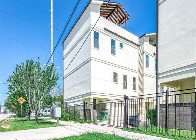 Property at 1721 Shearn St, Houston, TX 77007, 3 beds, 3.5 baths