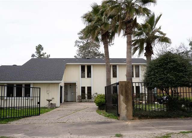 Property at 618 Palmetto Dr, Livingston, TX 77351, 4 beds, 4.5 baths