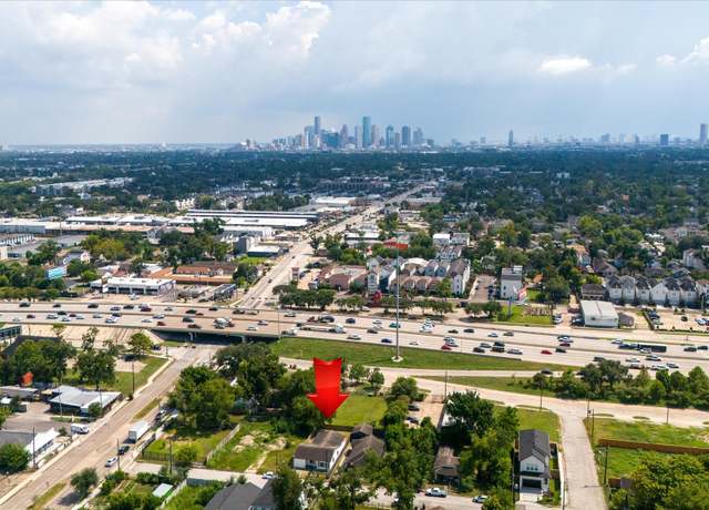 Property at 1212 E 32nd St, Houston, TX 77022, 3 beds, 2 baths