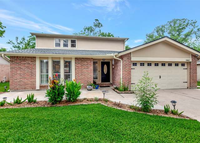 Property at 5907 High Meadow St, League City, TX 77573, 3 beds, 2.5 baths