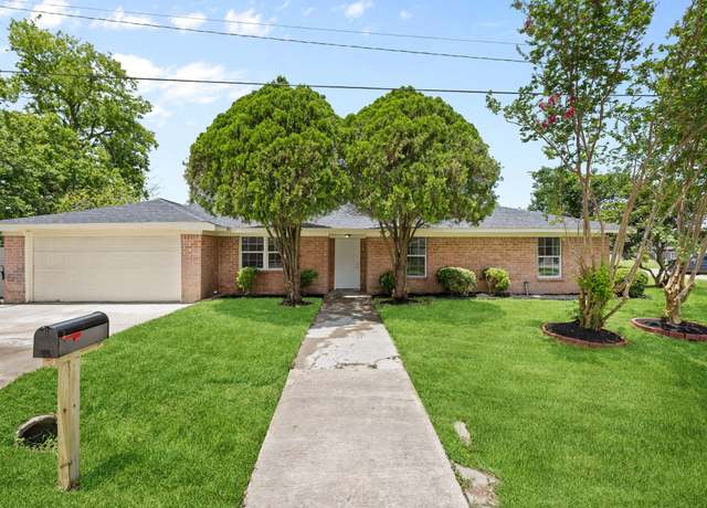 Property at 10202 Teneha Dr, Houston, TX 77033, 4 beds, 2 baths