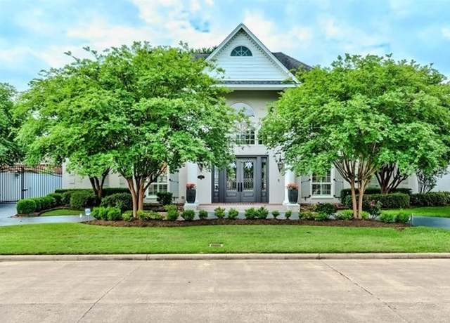 Property at 5065 Oakmont Dr, Beaumont, TX 77706, 4 beds, 4 baths