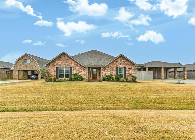 Property at 2105 Gilbert Rd, Dickinson, TX 77539, 4 beds, 3 baths