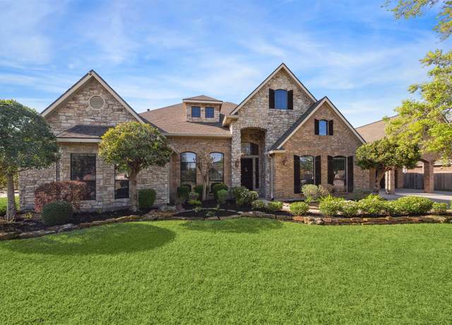 Property at 2202 Lakeway Dr, Friendswood, TX 77546, 4 beds, 3.5 baths