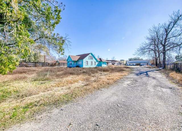 Property at 302 E Rogers St, Houston, TX 77022
