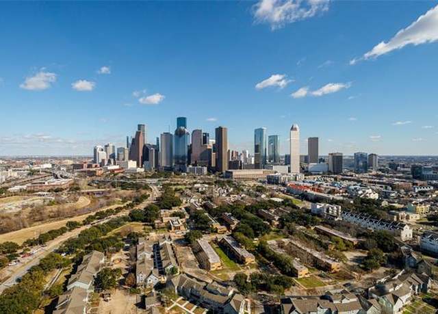 Property at 1711 Allen Pkwy #2702, Houston, TX 77019, 2 beds, 2.5 baths